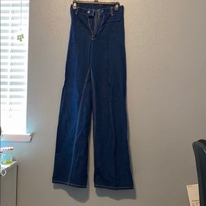 High rise blue Levi’s jeans